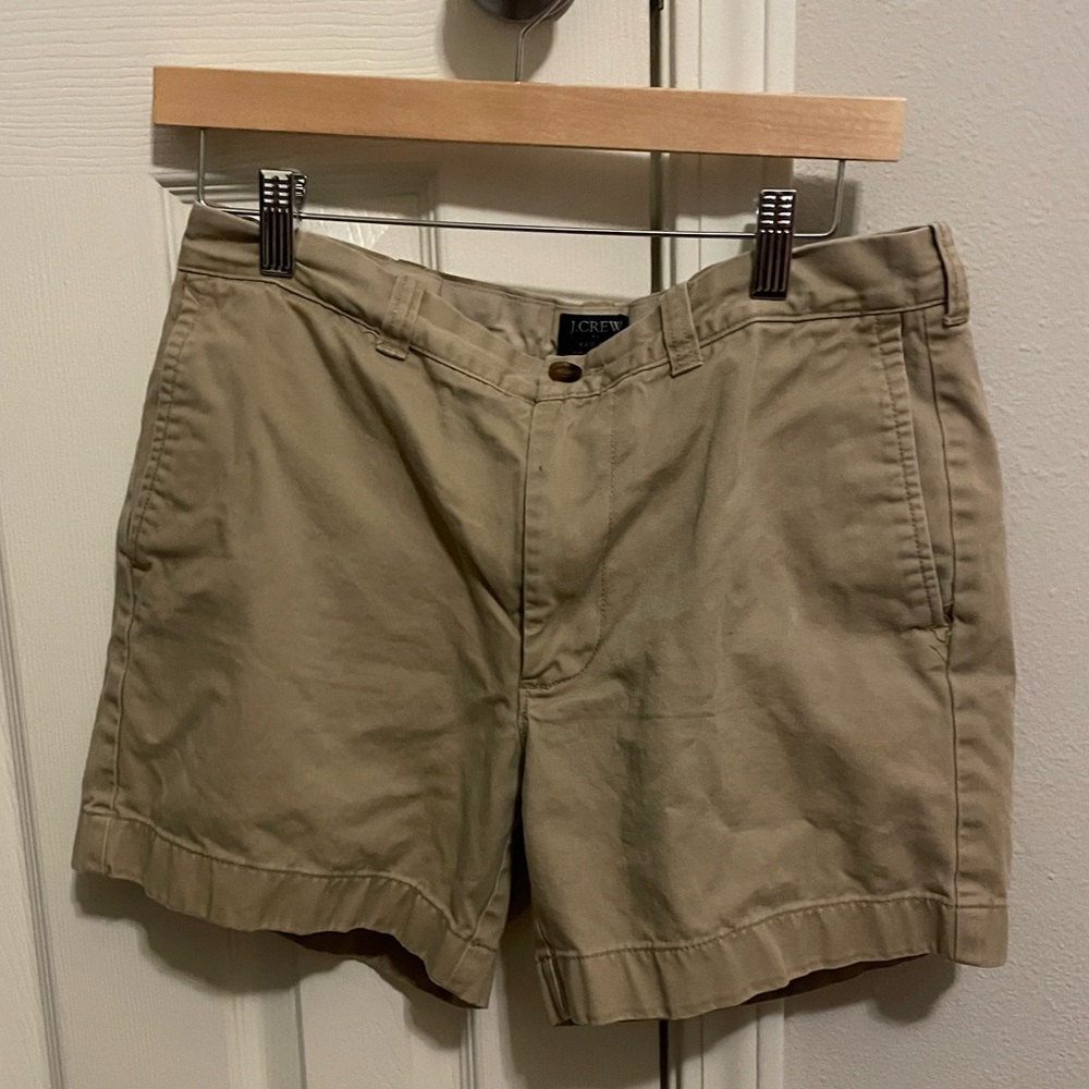 J crew khaki  5 inch shorts 32W